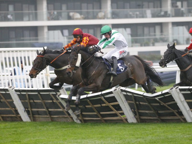 American Sniper and Jack Tudor [near] just beats Emitom and Tom Cannon in the Pertemps Network Handicap Hurdle Qualifier at Newbury. 7/11/2024 Pic Steve Davies/Racingmediapics.co.uk